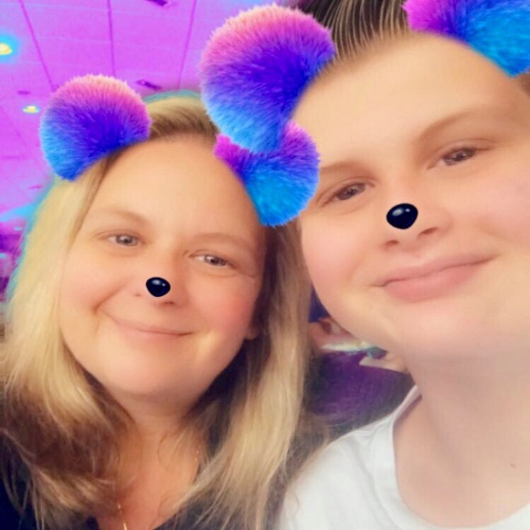 Meet your Posher, Anna - Picture 1 of 2